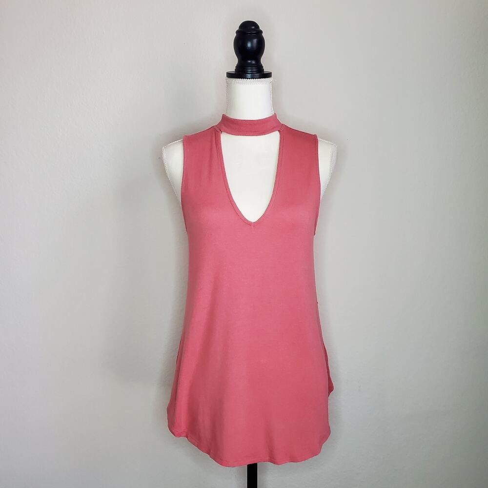 Express Peach Choker V-Neck Sleeveless Blouse Medium